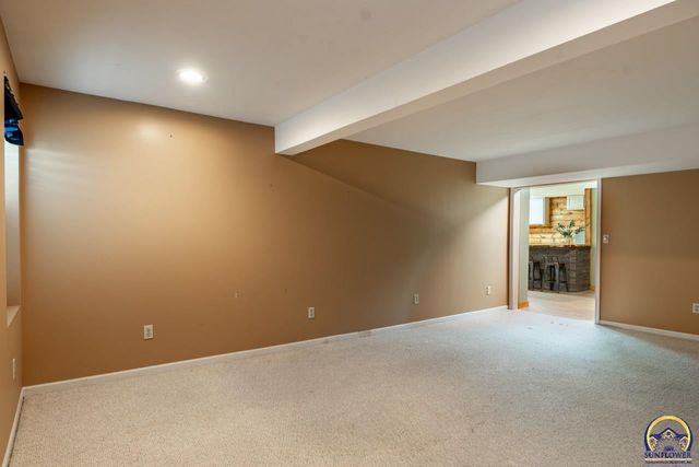 2700 SW Rother RD, Topeka, KS 66614