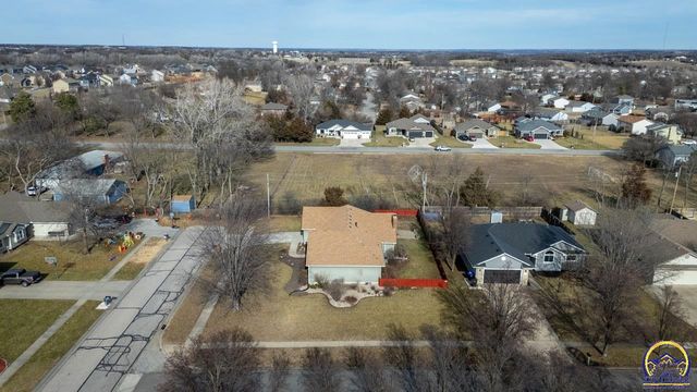 2700 SW Rother RD, Topeka, KS 66614