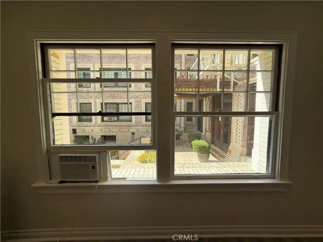 2121 James M Wood 110, Los Angeles, CA 90006