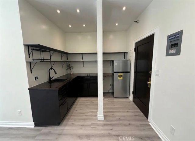 2121 James M Wood 110, Los Angeles, CA 90006