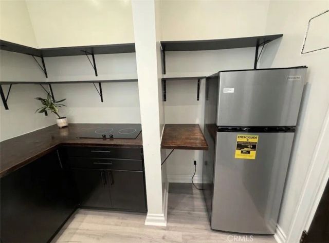 2121 James M Wood 110, Los Angeles, CA 90006