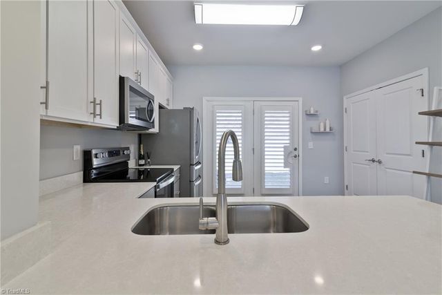 611 Riverside Drive, Mount Airy, NC 27030