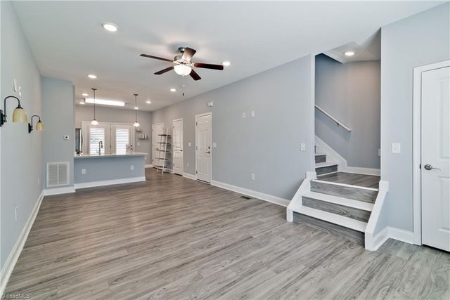 611 Riverside Drive, Mount Airy, NC 27030