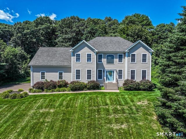 47 Ridgewood Terrace, North Haven, CT 06473