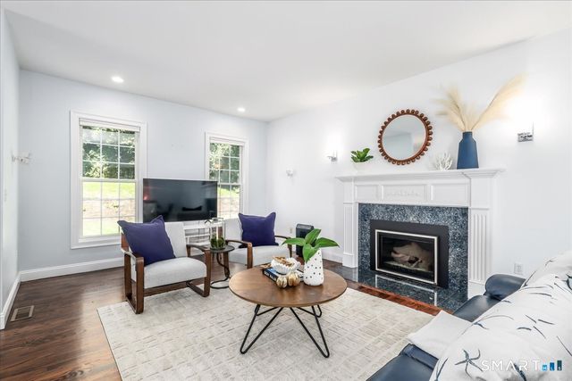 47 Ridgewood Terrace, North Haven, CT 06473