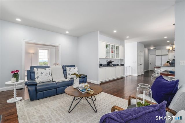47 Ridgewood Terrace, North Haven, CT 06473