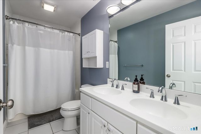 47 Ridgewood Terrace, North Haven, CT 06473