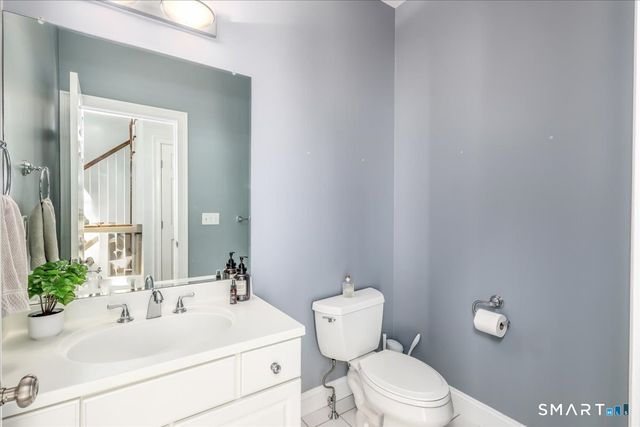 47 Ridgewood Terrace, North Haven, CT 06473