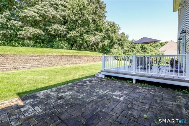 47 Ridgewood Terrace, North Haven, CT 06473