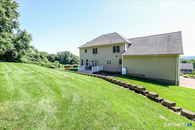 47 Ridgewood Terrace, North Haven, CT 06473