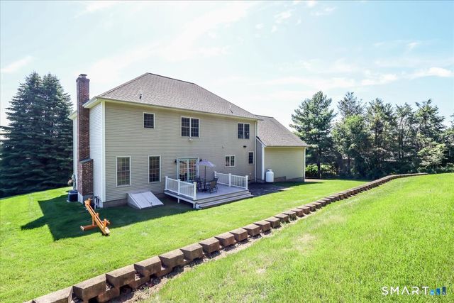 47 Ridgewood Terrace, North Haven, CT 06473