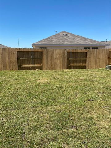 8839 Wooster Trail Drive, Baytown, TX 77521