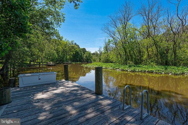 5686 N NITHSDALE DR, Salisbury, MD 21801