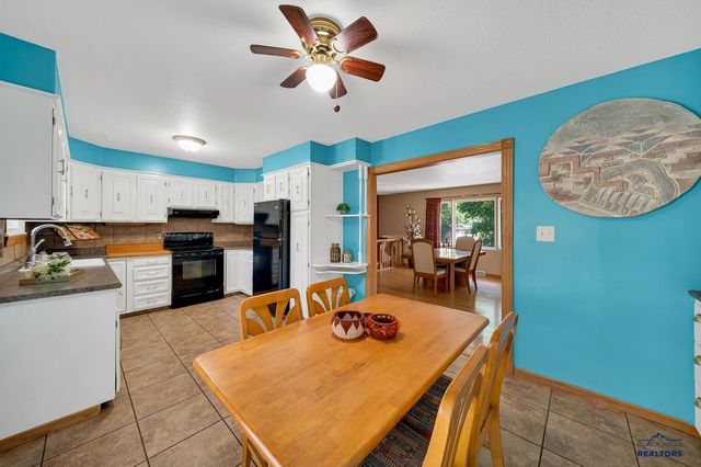 3902 BROOKSIDE DR, Rapid City, SD 57702