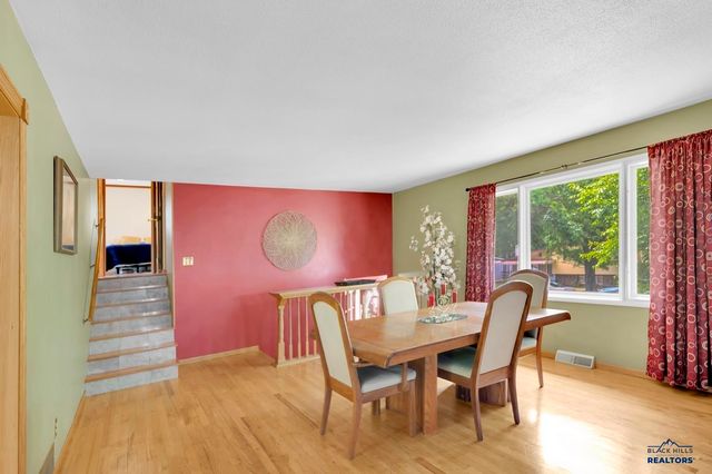 3902 BROOKSIDE DR, Rapid City, SD 57702