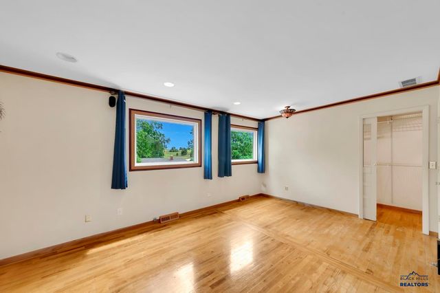3902 BROOKSIDE DR, Rapid City, SD 57702