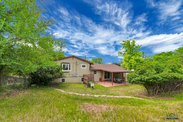 3902 BROOKSIDE DR, Rapid City, SD 57702
