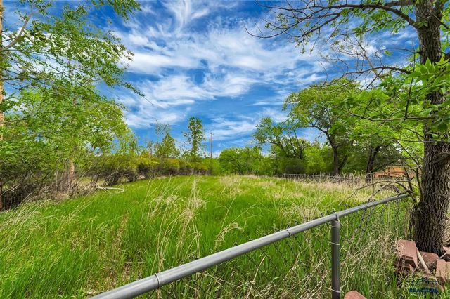3902 BROOKSIDE DR, Rapid City, SD 57702