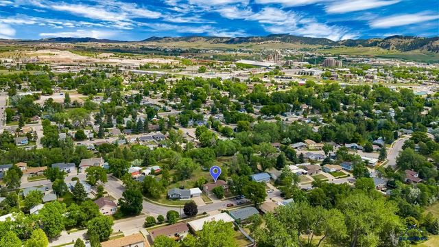 3902 BROOKSIDE DR, Rapid City, SD 57702