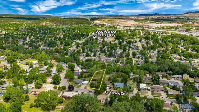 3902 BROOKSIDE DR, Rapid City, SD 57702