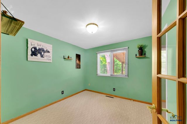 3902 BROOKSIDE DR, Rapid City, SD 57702