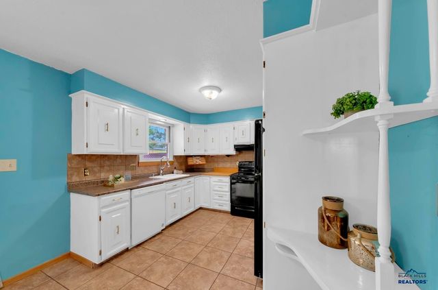 3902 BROOKSIDE DR, Rapid City, SD 57702
