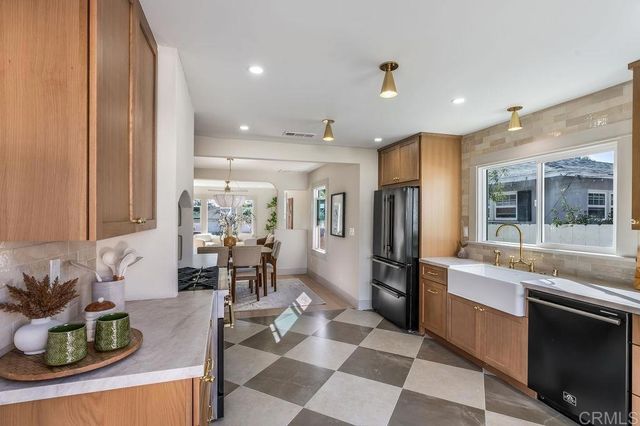 714 Ditmar Street N, Oceanside, CA 92054