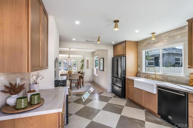 714 Ditmar Street N, Oceanside, CA 92054