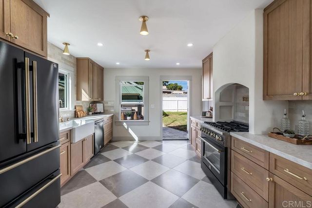 714 Ditmar Street N, Oceanside, CA 92054
