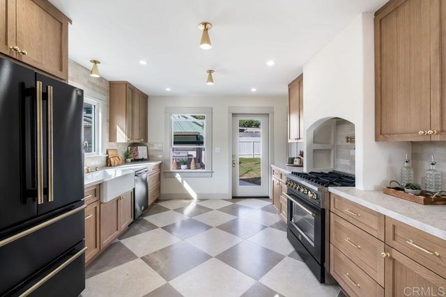 714 Ditmar Street N, Oceanside, CA 92054