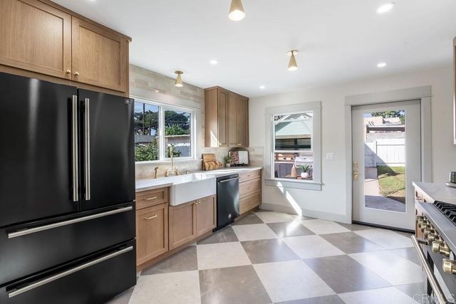 714 Ditmar Street N, Oceanside, CA 92054