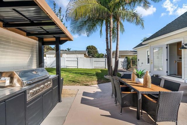 714 Ditmar Street N, Oceanside, CA 92054