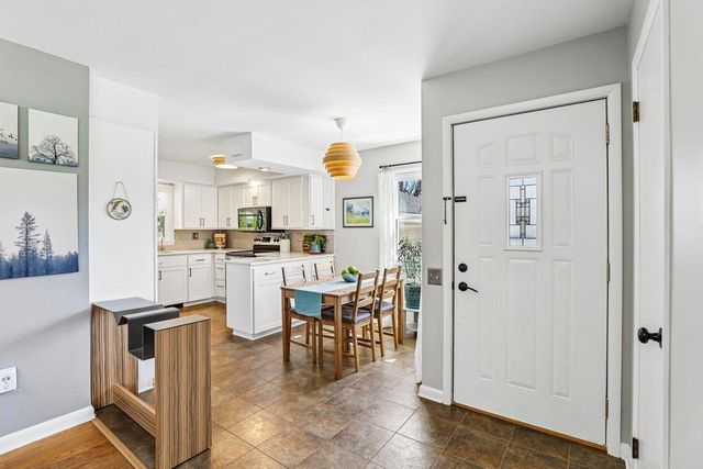 6410 Lakeview Boulevard, Middleton, WI 53562