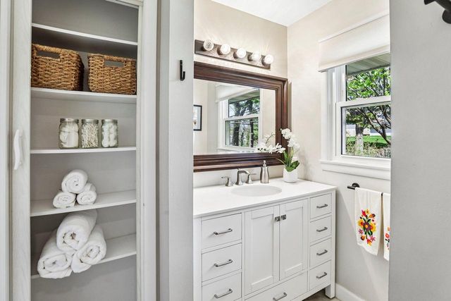 6410 Lakeview Boulevard, Middleton, WI 53562