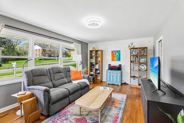 6410 Lakeview Boulevard, Middleton, WI 53562