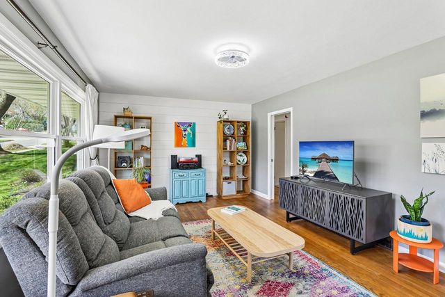6410 Lakeview Boulevard, Middleton, WI 53562