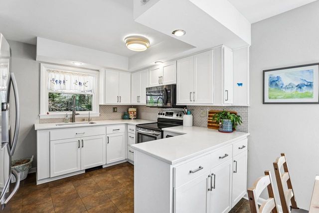 6410 Lakeview Boulevard, Middleton, WI 53562