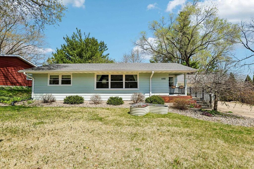6410 Lakeview Boulevard, Middleton, WI 53562