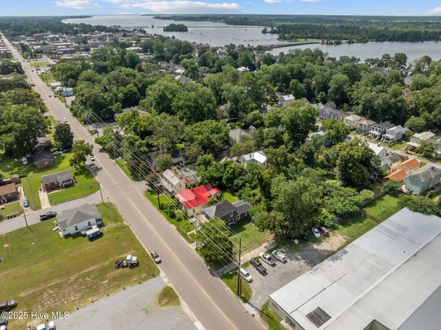 845 W 3rd Street, Washington, NC 27889