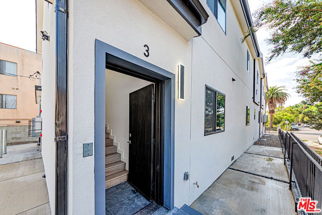 4627 Rosewood Avenue, Los Angeles, CA 90004 — photo 3