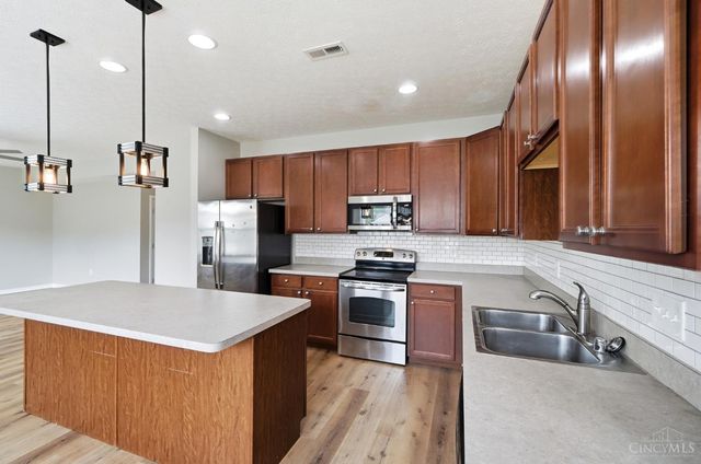 692 Hafton Court, Maineville, OH 45039