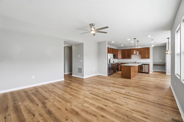 692 Hafton Court, Maineville, OH 45039