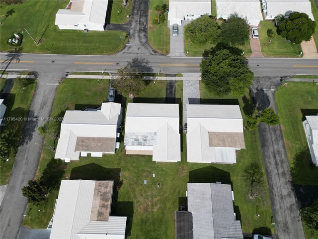 1250 NW 85th Ave, Plantation, FL 33322