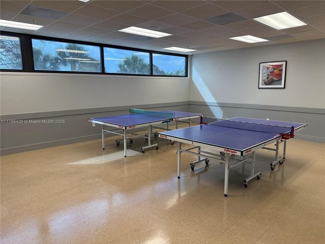 1250 NW 85th Ave, Plantation, FL 33322