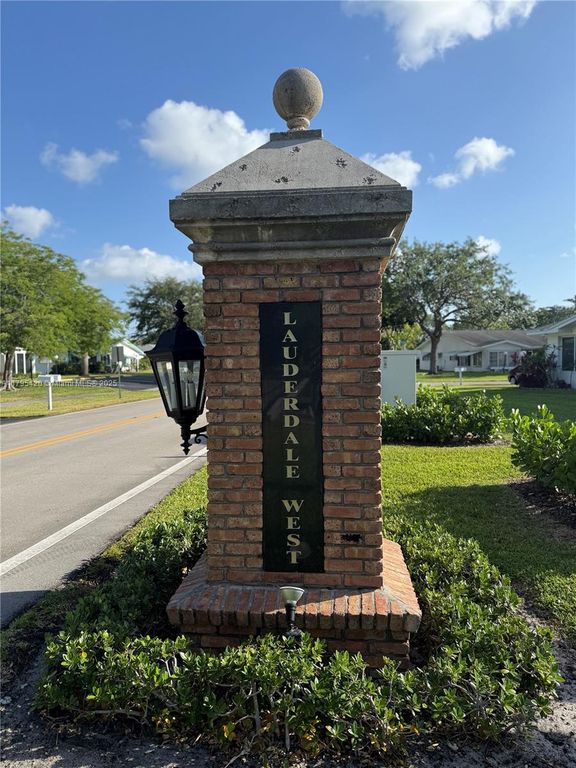 1250 NW 85th Ave, Plantation, FL 33322