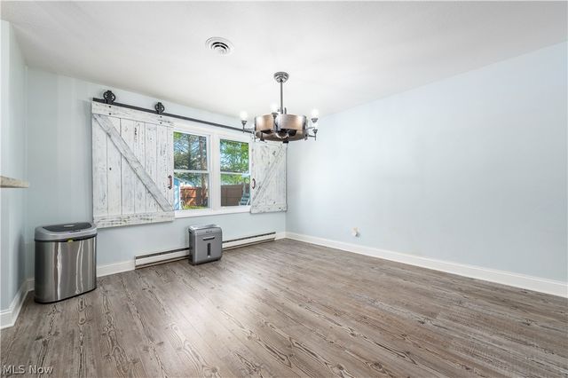 404 Oaknoll Drive, Amherst, OH 44001