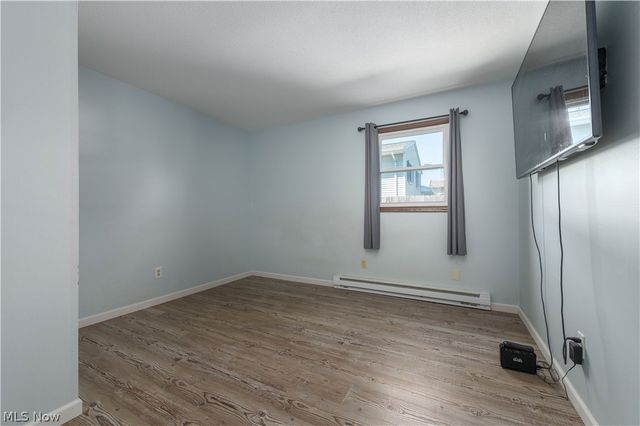 404 Oaknoll Drive, Amherst, OH 44001