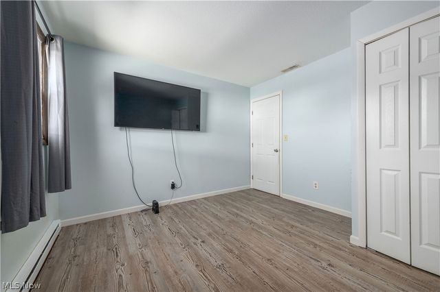 404 Oaknoll Drive, Amherst, OH 44001