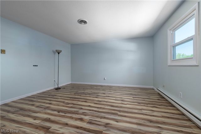 404 Oaknoll Drive, Amherst, OH 44001