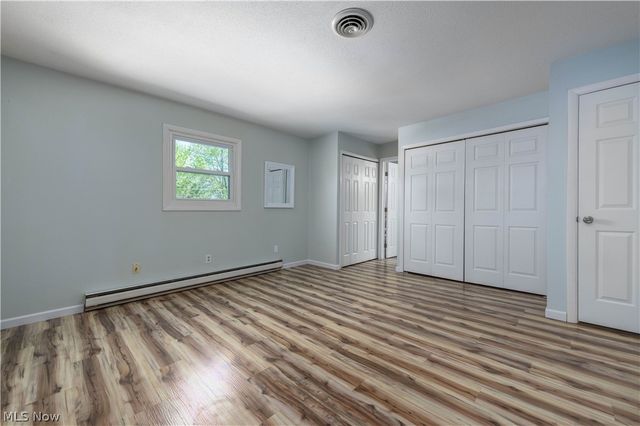 404 Oaknoll Drive, Amherst, OH 44001